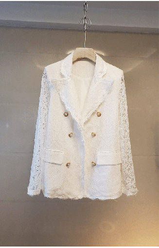 Елегантно дамско сако с дантела