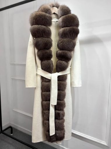 Дамско яке- кашмирена вълна с естествен косъм лисица, есенно-зимно