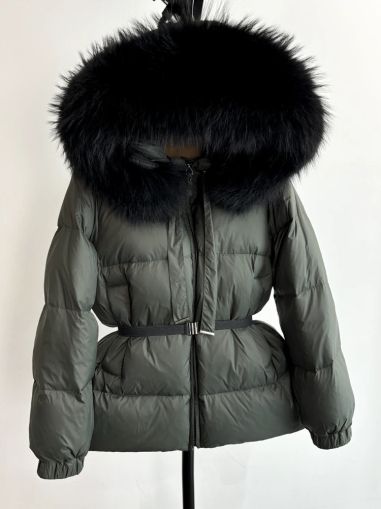 Зимно яке с качулка от естествен косъм лисица и колан