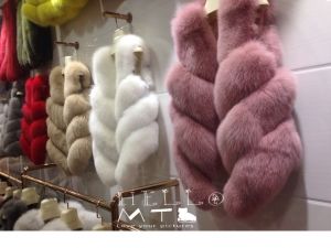 Елек 100% естествен косъм сребърна лисица ПЯСЪЧНО БЕЖОВ