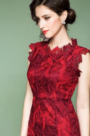 Стилна дантелена рокля