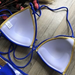 Секси бански с твърда чашка с металик ленти