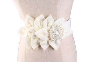 Елегантен широк ластичен колан с голямо цвете с мъниста