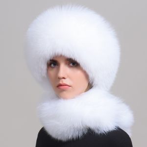 Зимна дамска шапка цялата от естествен дълъг косъм лисица