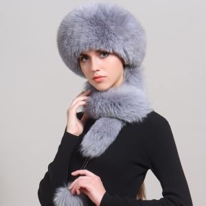 Зимна дамска шапка цялата от естествен дълъг косъм лисица