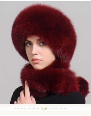 Зимна дамска шапка цялата от естествен дълъг косъм лисица