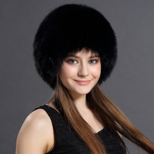 Зимна дамска шапка цялата от естествен дълъг косъм лисица