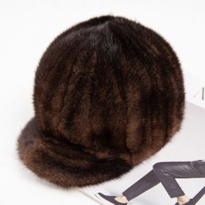 Зимна дамска шапка цялата от естествен дълъг косъм норка