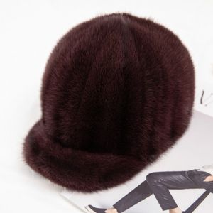 Зимна дамска шапка цялата от естествен дълъг косъм норка