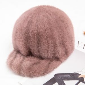 Зимна дамска шапка цялата от естествен дълъг косъм норка