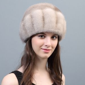 Зимна дамска шапка цялата от естествена кожа от норка