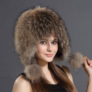 Зимна дамска шапка цялата от естествен дълъг косъм лисица