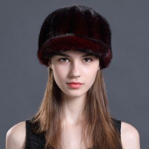Зимна дамска шапка цялата от естествен дълъг косъм норка