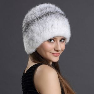 Зимна дамска шапка цялата от естествена кожа от норка