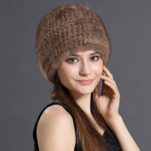 Зимна дамска шапка цялата от естествена кожа от норка
