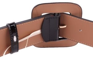 Модни дамски колани естествена кожа лак