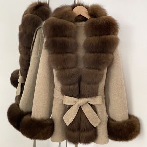 Зимно вълнено палто с яка от естествен косъм лисица