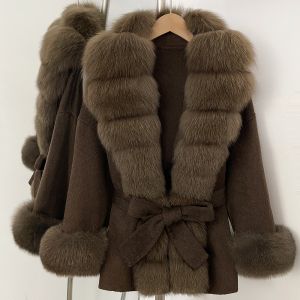 Зимно вълнено палто с яка от естествен косъм лисица