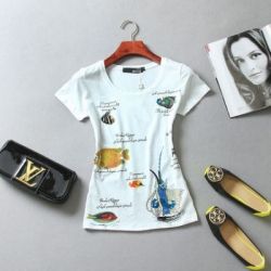 Дамска маркова тениска с къс ръкав с камъни и пайети