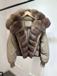 Зимно късо, свободно,пухено палто гъши пух с яка от естествен косъм лисица