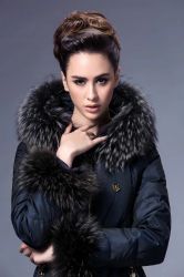 Зимно яке BATTYNO с гъши пух и яка от естествен косъм лисица