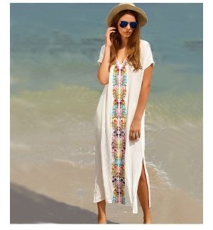 Модна дълга плажна бяла рокля с бродерии памук