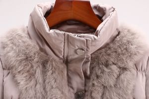 Дамско зимно яке с гъши пух и декорации с естесвен косъм заек отпред, НАЛИЧНО М размер
