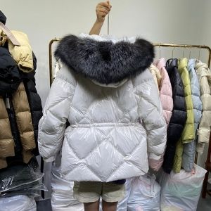Дамско яке лъскаво лак с гъши пух и качулка с яка естествен косъм лисица