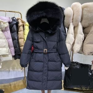 Дамско яке средна дължина с колан с гъши пух и качулка с голяма яка естествен косъм