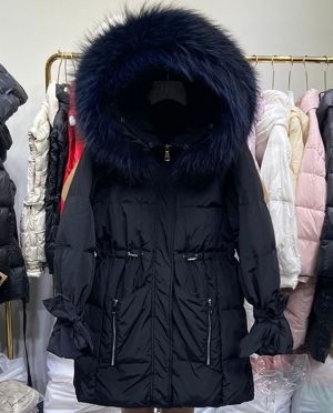 Дамско яке средна дължина с гъши пух и качулка с голяма яка естествен косъм лисица