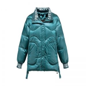 Дамско широко яке с гъши пух и яка с надписи