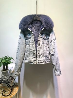 Дамско късо дънково яке с капси със заешка кожа отвътре и яка естествен косъм  лисица