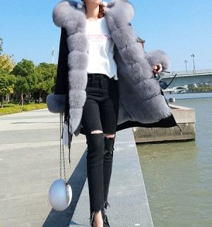 Зимна дамска парка естествен косъм с голяма дълга яка и пух на ръкавите лисица