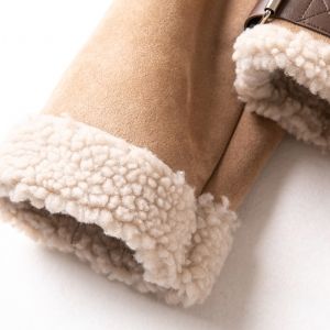 Късо дамско яке от агнешка вълна