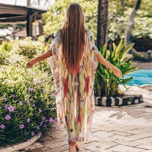 Дълга свободна плажна рокля с цветен принт 
