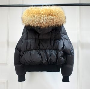 Дамско зимно яке с качулка, с гъши пух с яка естествен косъм  