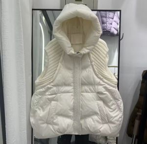 Дамски елек без ръкави с качулка