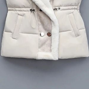  Кожена дамска жилетка с яка