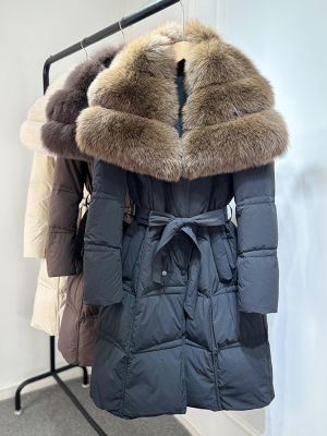 Дълго зимно яке с яка от естествен косъм лисица и колан