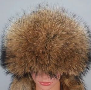 Зимна дамска шапка от естествен косъм миеща мечка и лисица
