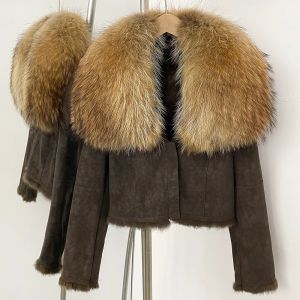 Зимно велурено палто с яка от естествен косъм лисица 